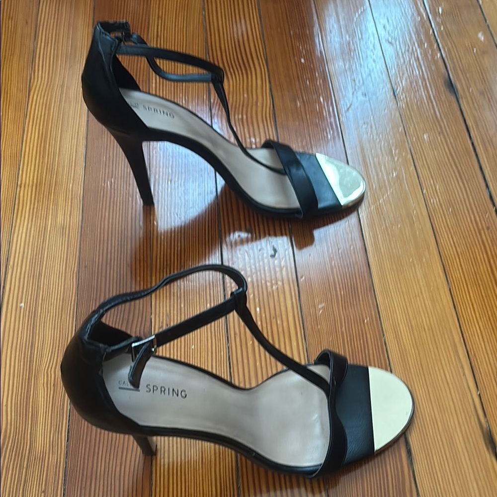 Ring Black and Gold Women's Heels